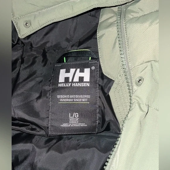 Helly Hansen Puffer Jacket - large smoke free home - Picture 3 of 3